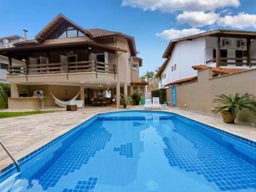 Casa com 5 dormitrios (3 sutes)  venda na Riviera