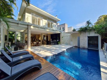 Casa com 6 sutes  venda na Riviera